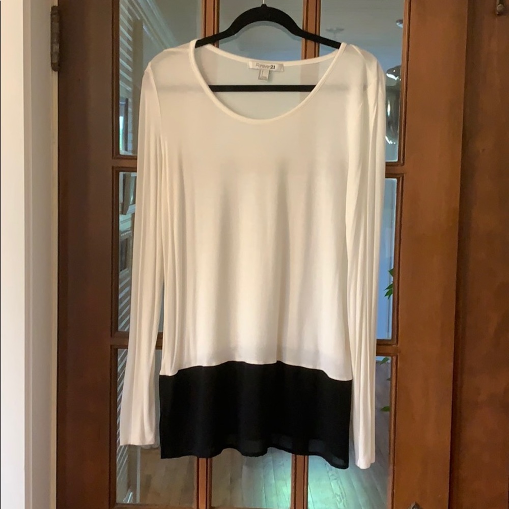 ✨5 for $20✨ Colorblock tunic